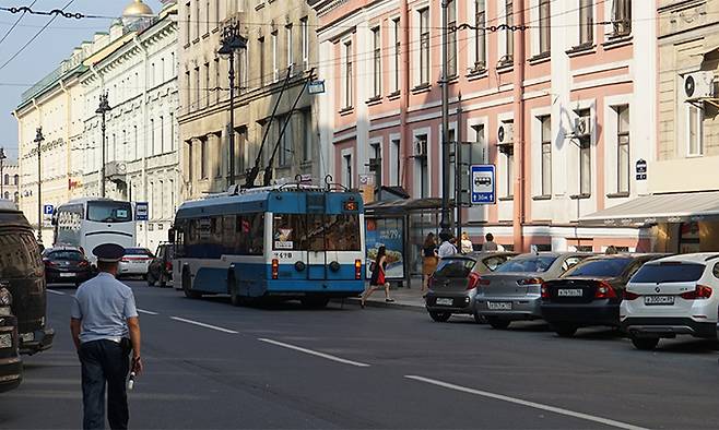 상트페테르부르크 거리 사진. 모스크바에 이어 버금가는 큰 도시로 인구 510만명에 이른다.