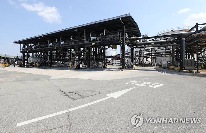 석유제품 수요 감소로 석유제품 출하장도 한산 [연합뉴스 자료사진]