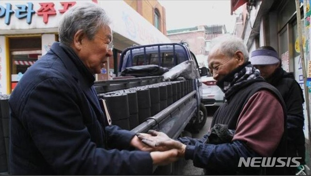 [서울=뉴시스] 배우 최불암. (사진=KBS 1TV '한국인의 밥상' 제공) 2021.01.05 photo@newsis.com