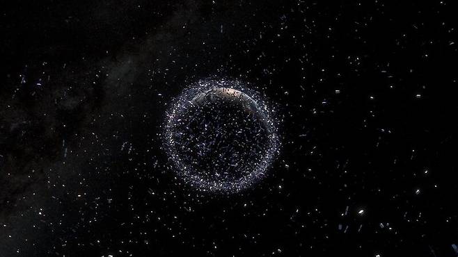 지구 궤도를 도는 우주쓰레기 상상도. 유럽우주국 제공