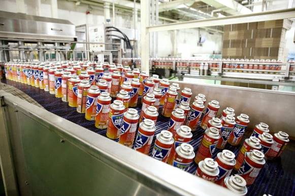 충남 아산에 위치한 대륙제관 공장에서 휴대용 부탄가스가 생산되고 있다. 대륙제관 제공