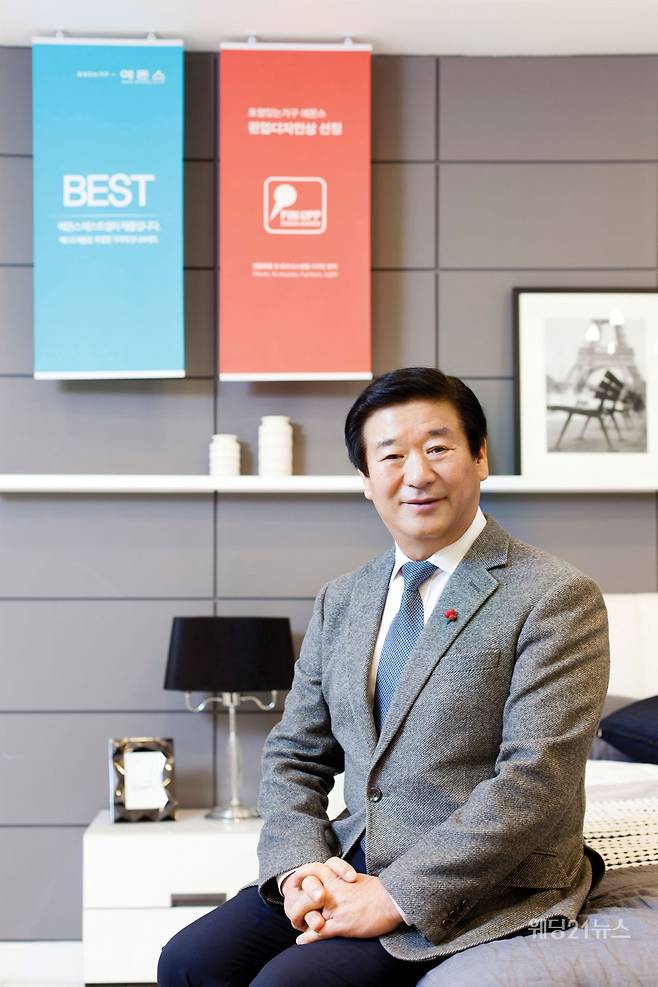 사진 : 에몬스가구 김경수 회장