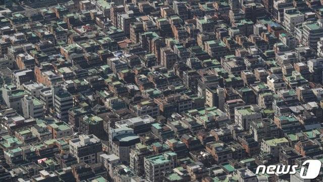 서울 송파구 서울스카이에서 바라본 서울 도심의 빌라 밀집지역. 2020.12.30/뉴스1 © News1