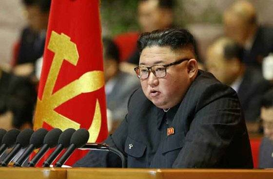 북한 김정은 노동당 위원장이 지난 6일 노동당 제8차 대회 2일차 회의에서 사업총화보고를 했다고 노동신문이 7일 보도했다. 사진 노동신문 홈페이지 캡처. 연합뉴스