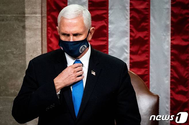 마이크 펜스 미국 부통령이 6일 상하원 합동회의에 출석해 있다. © AFP=뉴스1