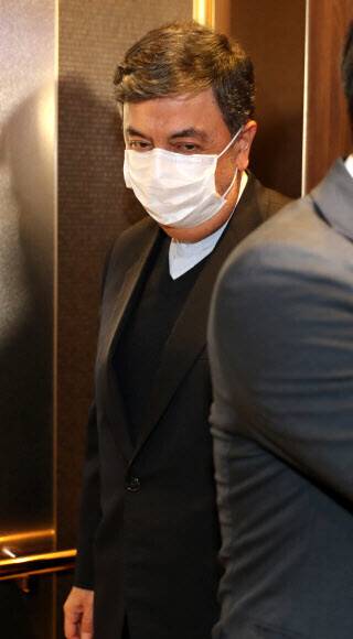 Iranian Ambassador to South Korea Saeed Badamchi Shabestari at the Korean Foreign Ministry on Jan. 5. (Yonhap News)