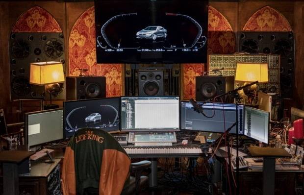 BMW 전기차 사운드를 만드는 작곡가 한스 짐머 작업실. 사진=BMW