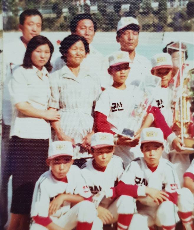 76년 &nbsp;뒷줄 좌측부터 조계현 누님 모친 조계현투수