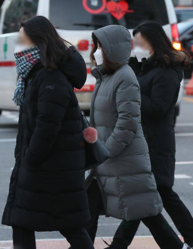 영하 20도를 오르내리는 맹추위에는 고혈압 환자에게는 치명적일 수 있다. 고혈압 환자가 외출할 때에는 모자, 장갑, 목도리 등을 꼭 챙겨야 한다. 뉴스1