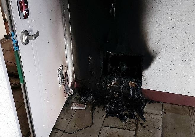 아파트 화재 현장 [청주 서부소방서 제공. 재판매 및 DB 금지]