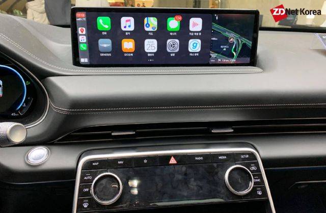 제네시스 GV80에 애플 카플레이를 연결한 모습. 애플은 카플레이 등 인포테인먼트 개발에 힘썼지만, 직접 자동차를 개발할 수 있다는 예측이 나오고 있다. (사진=지디넷코리아)