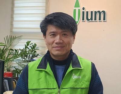 제과점 시절 빵을 후원하다 장애인 재활센터까지 운영중인 안병규 광주 틔움복지재단 대표.