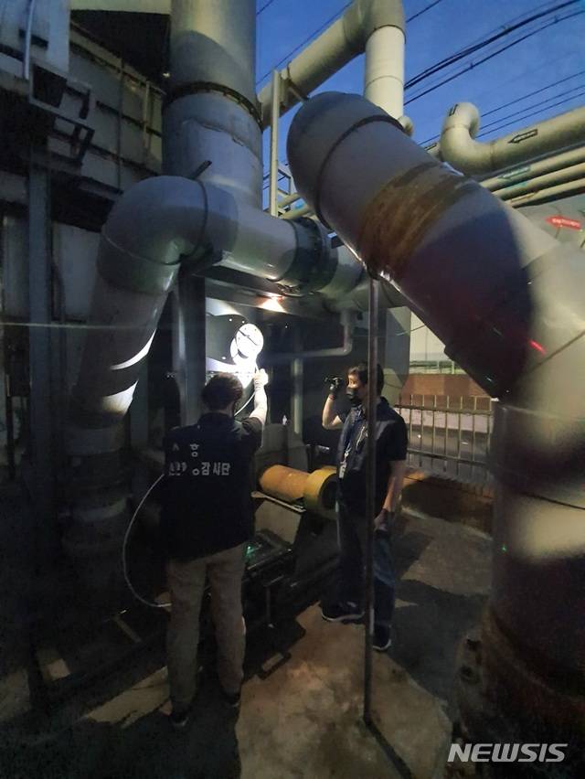 환경오염물질 불법 배출 지도·점검 현장.