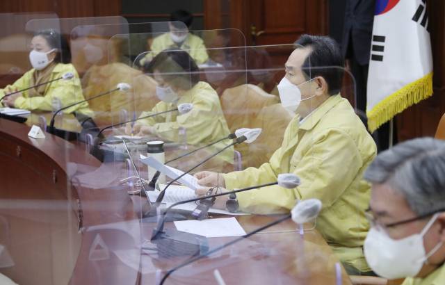 ▲정세균 국무총리가 10일 정부서울청사에서 열린 신종 코로나바이러스 감염증(코로나19) 대응 중앙재난안전대책본부(중대본) 회의를 주재하고 있다. ⓒ연합뉴스