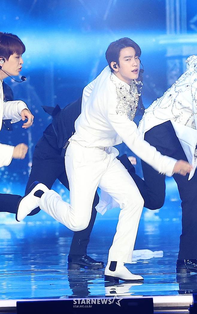 갓세븐 진영 '여심 잡는 댄스'[★포토]