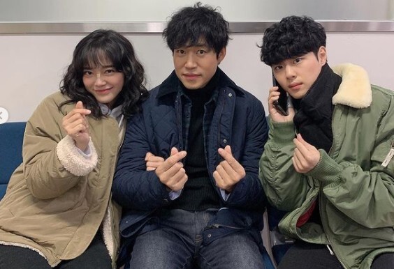 Actor Kim Se-jeong has attracted attention by unveiling a friendly two-shot shot taken at the shooting scene with Yum Hye-ran.Kim Se-jeong posted a picture on his 10th day with his article Do not hurt, Mrs. Chu ... Wonderful rumor.The photo shows Kim Se-jeong posing with a heart in the arms of Yum Hye-ran in patient clothes.Friendly two Actors look at the scene of the shooting.Another photo posted with the article Countries to do everything attracts attention with Kim Se-jeongs cute pose with Yoo Jun-sang and Cho Byung-gyu flying a hand heart.Meanwhile, Kim Se-jeong is meeting with fans in the role of Dohana in OCN Drama Wonderful Rumors.