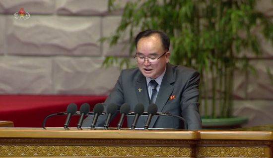 조선중앙TV는 지난 8일 북한 8차 당대회 4일차 회의가 평양 4·25문화회관에서 열렸다고 9일 보도했다. 4일차 회의에서는 당 중앙위원회 사업총화 보고에 관한 토론이 진행됐다. 사진은 토론하는 조용원 조직지도부 제1부부장. <사진=조선중앙TV 화면 캡쳐>