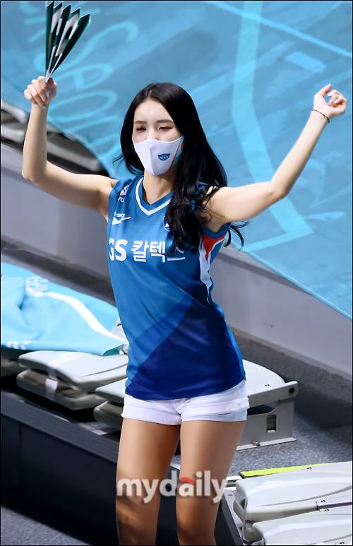 ▲ 치어리더 천온유 '신나게 가볼까'