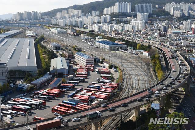 [부산=뉴시스] 허상천 기자 = 부산시는 2020년 하반기 적극행정 우수공무원을 선발한다고 11일 밝혔다. 2021.01.11. (사진 = 부산시 제공) photo@newsis.com