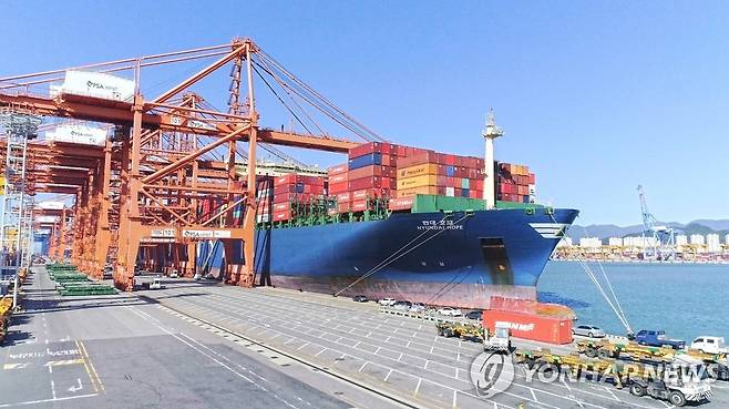 부산 신항 [연합뉴스 자료사진]