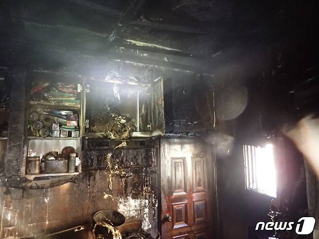 화재현장.(부산소방재난본부 제공)© 뉴스1