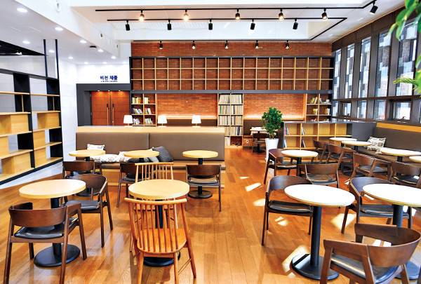 교회가 지역 주민들에게 개방하는 북카페. 신석현 인턴기자