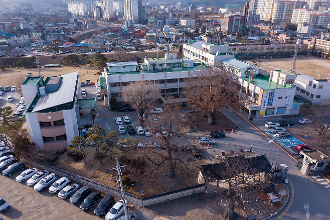 홍성군청사 전경