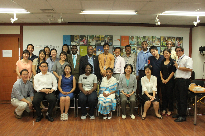 월드비전 활동 모습. 이명신 전 관장제공