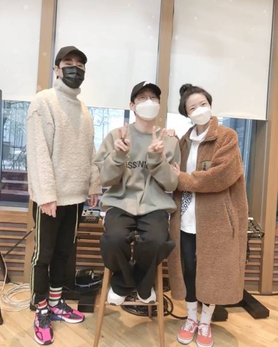 /사진=두시의 데이트 뮤지, 안영미입니다 공식 SNS