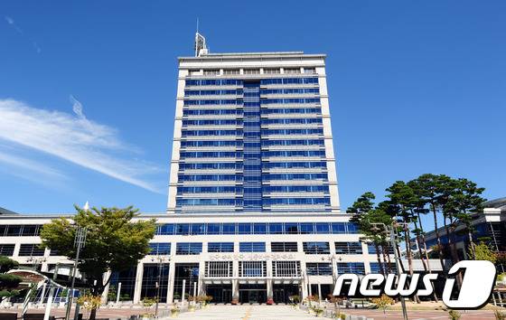 민관협의체인 전북도 삼락농정위원회가 지속가능한 농민 공익수당 발전 방향을 논의하기 위해 '농민 공익수당 논의 TF'를 새롭게 구성했다.2021.1.13 /뉴스1