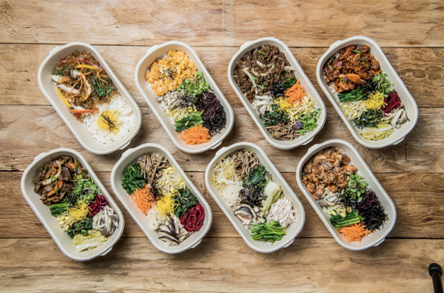 '보자기꽃밥'은 국내산 친환경 재료 95%를 사용한 비빔밥 8종을 선보인다. 보자기꽃밥 제공