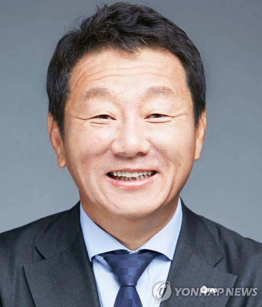 대한럭비협회장에 당선된 최윤 OK금융그룹 회장 
[연합뉴스 자료사진]