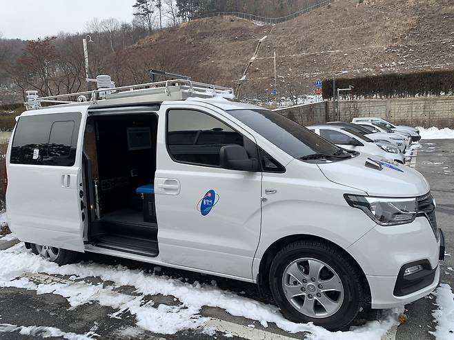 용인시가 미세먼지, 대기질 측정차량(사진)을 도입, 운영하고 있다. / 사진제공=용인시