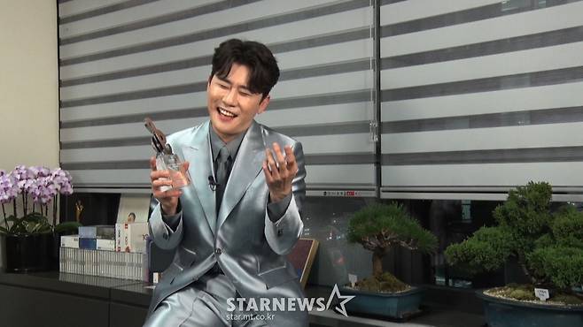 영탁 '올해의 발견상 영광이에요'[★포토]