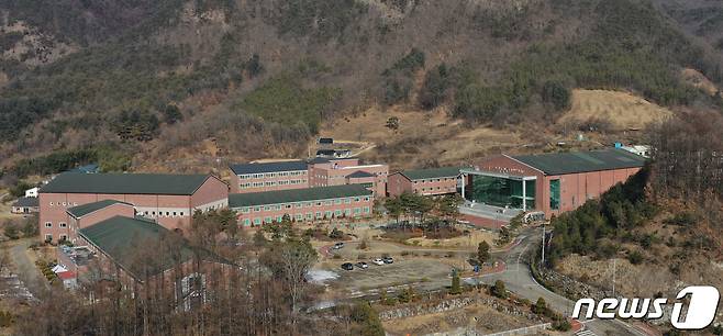 14일 경북 상주시 화서면 상용리 봉황산 끝자락에 위치한 BTJ 열방센터 모습. 2021.1.14 /뉴스1 © News1 공정식 기자