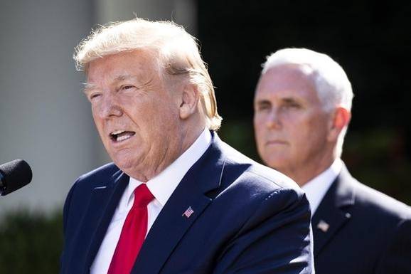 도널드 트럼프 대통령(왼쪽)과 마이크 펜스 부통령. /EPA 연합뉴스