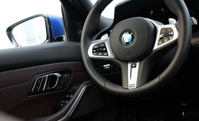 BMW 330i M 스포츠 패키지