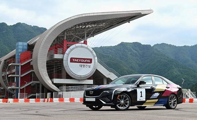 캐딜락 CT4 스포츠