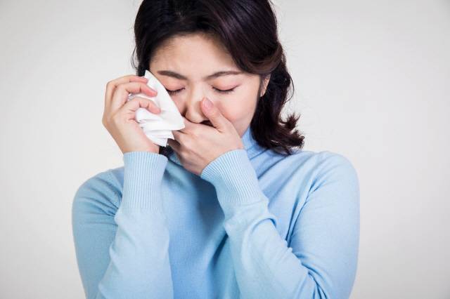 증상만으로 축농증과 코로나19를 명확히 구분하기는 어렵다./클립아트코리아