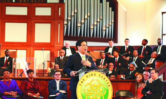이영훈 목사가 2018년 1월 15일 미국 조지아주 애틀랜타 에벤에셀침례교회에서 열린 ‘마틴 루서 킹 목사 50주기 추모예배’에서 헌사하는 모습. 국민일보DB
