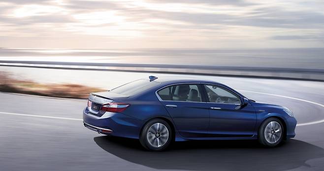 국토교통부는 자동차 제작·수입사 4곳에서 판매한 5개 차종 총 1만4217대를 제작결함으로 리콜(시정조치)한다. 사진은 혼다 어코드. /사진=혼다코리아