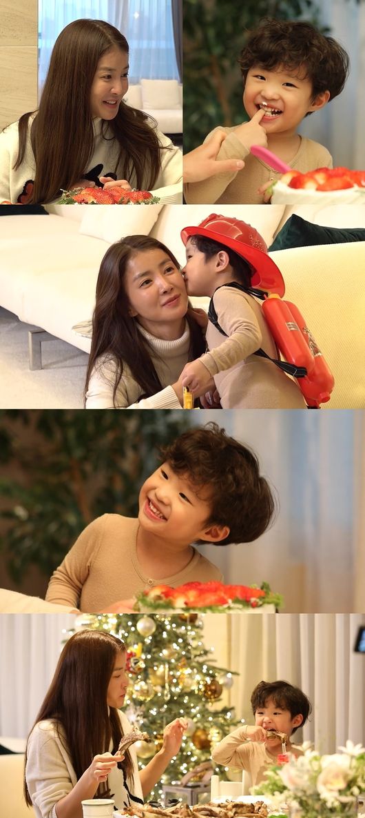 Actor Lee Si-young unveils son on airMBC entertainment Point of Omniscient Interfere which is broadcasted on the afternoon of the 16th contains a lovely day of Lee Si-young and Bungeo-pang son Jung Yun.The photo, which was released on the 15th prior to the broadcast, shows Jung Yun, who resembles Lee Si-young.According to the production crew, jung Yun has always disarmed Lee Si-young and Manager as well as the minds of Point of Omniscient Interfere staff with a clear smile.The character of the bright appearance and the affectionate jung Yun seems to melt down to the hearts of the aunt and the Uncle.Lee Si-young is said to show a professional childcare worker who is different from the girl crush image in the work.MCs admired Lee Si-youngs special parenting method that matched the eye level of jung Yun, but soon laughed at the bread bursting.Indeed, Lee Si-youngs unique parenting method stimulates curiosity.Lee Si-young also takes a cook room with jung Yun.Jung Yun helps mother Lee Si-young to enjoy a happy time with a fern-like hand on the pizza.Lee Si-young and Jung Yun completed the pizza with love, and it is expected to be made to be delicious and added to the warmth.Especially, jung Yun showed the back door that she inherited the dock DNA of mother Lee Si-young.Jung Yun said that he was eating with a cute face that shot his heart, and raised the corners of his mouth with the affection of taking the manager The Uncle.Lee Si-young jung yuns feeding property and loving daily life can be seen at 136 Point of Omniscient Interfere which is broadcasted at 11:10 pm tomorrow (16th).MBC