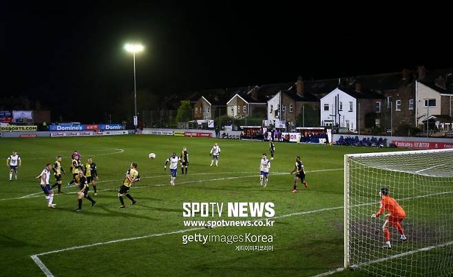 ▲ 토트넘 홋스퍼가 FA컵 64강에서 만났던 8부리그 마린FC의 홈구장, 주택가 안에 조성됐다.