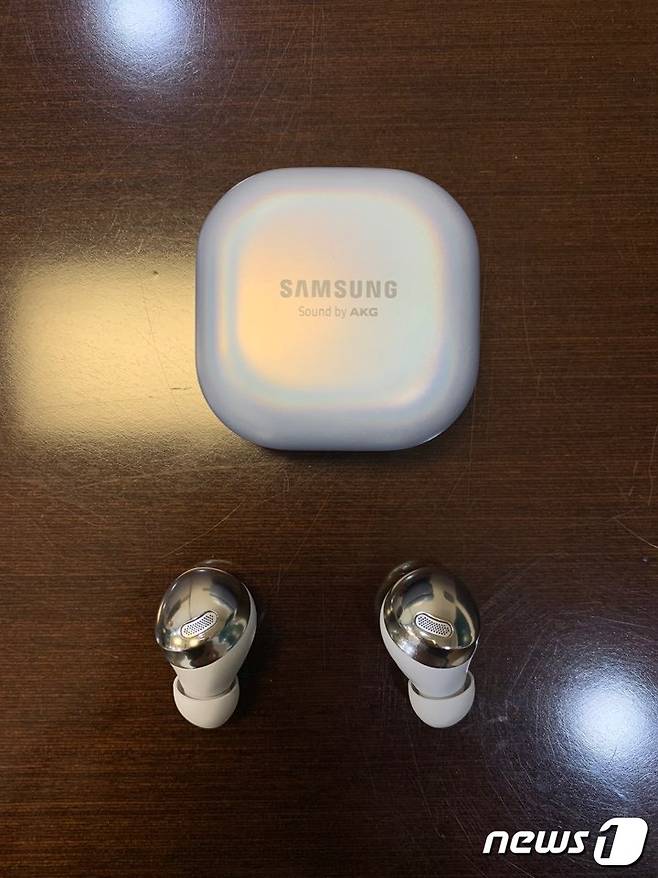 삼성전자의 새로운 무선이어폰인 '갤럭시버즈 프로' © 뉴스1