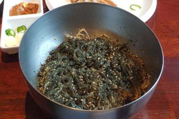 오뚜기가 한 음식점과 협업을 진행한 들기름막국수 [사진=강경주 기자]