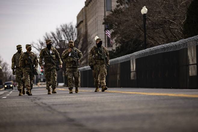 ▲사진=워싱턴DC 의회의사당 주변 순찰하는 주방위군. AFP,연합뉴스