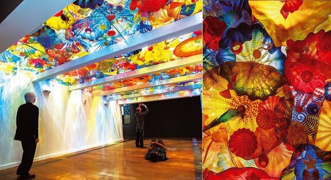 데일 치훌리의 대표작인 미국 리치먼드의 버지니아 미술관의 ‘페르시안 천장’. 색을 입힌 유리는 모양과 굴곡에 따라 다양하게 빛을 투과시키거나 반사시킨다. /사진 제공=데일 치훌리