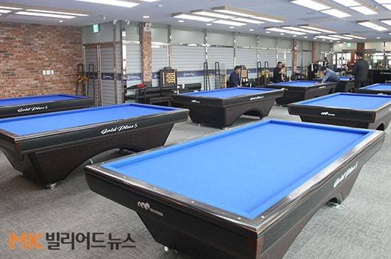 정부의 새 거리두기 조정안에 따라 18일 0시부터 수도권 당구장 영업이 가능해졌다.