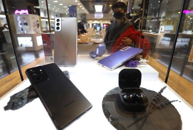 갤럭시S21시리즈.ⓒ데일리안 류영주기자