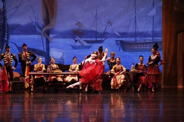 유니버설발레단은 4년 만에 선보이는 인기 작품 <돈키호테>로 6월부터 찾아온다. 유니버설발레단 제공